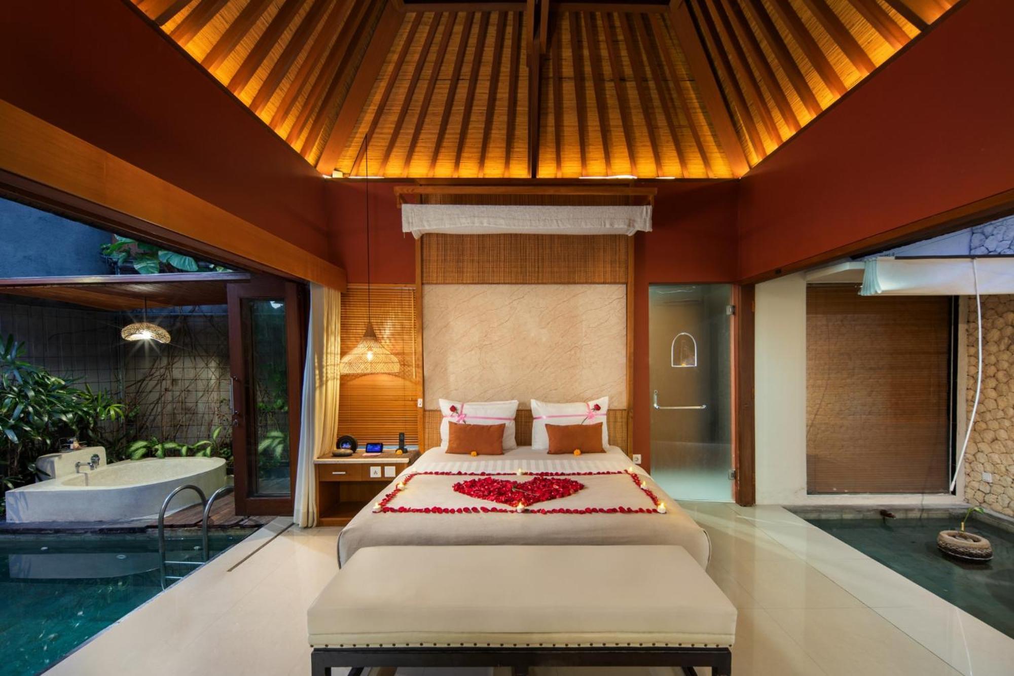 Seminyak Sanctuary Villa By Ini Vie Hospitality Легиан Экстерьер фото